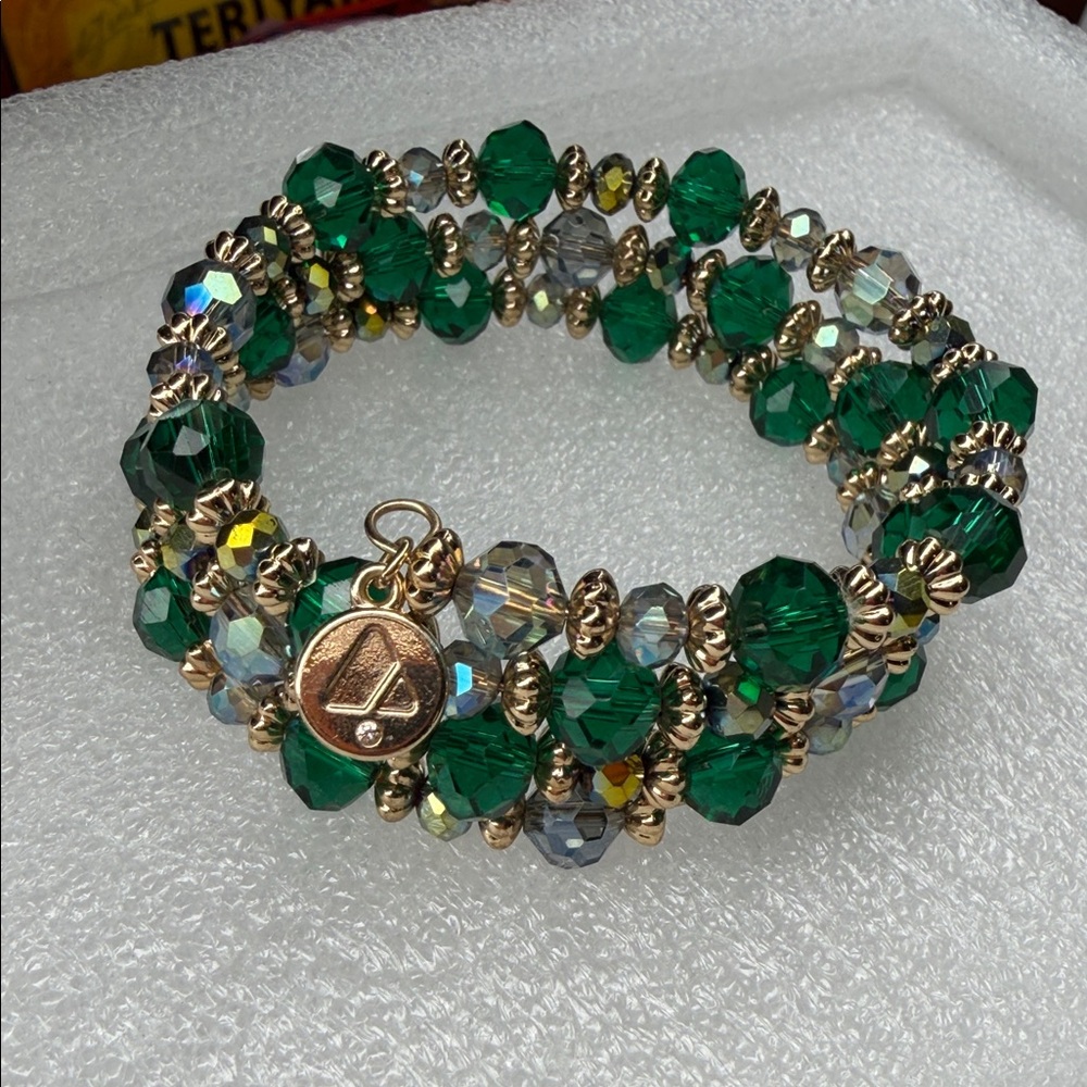 Liz Claiborne Green and Gold Beaded Bracelet